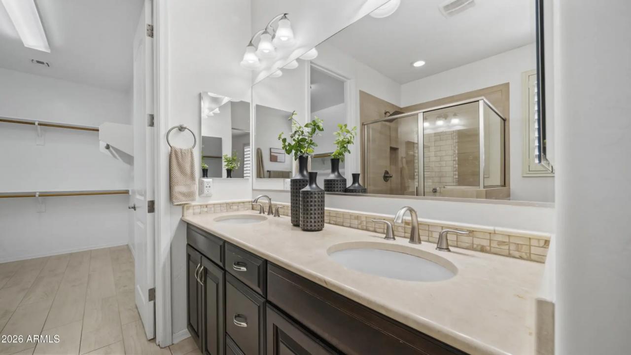 Real Estate Picture 37