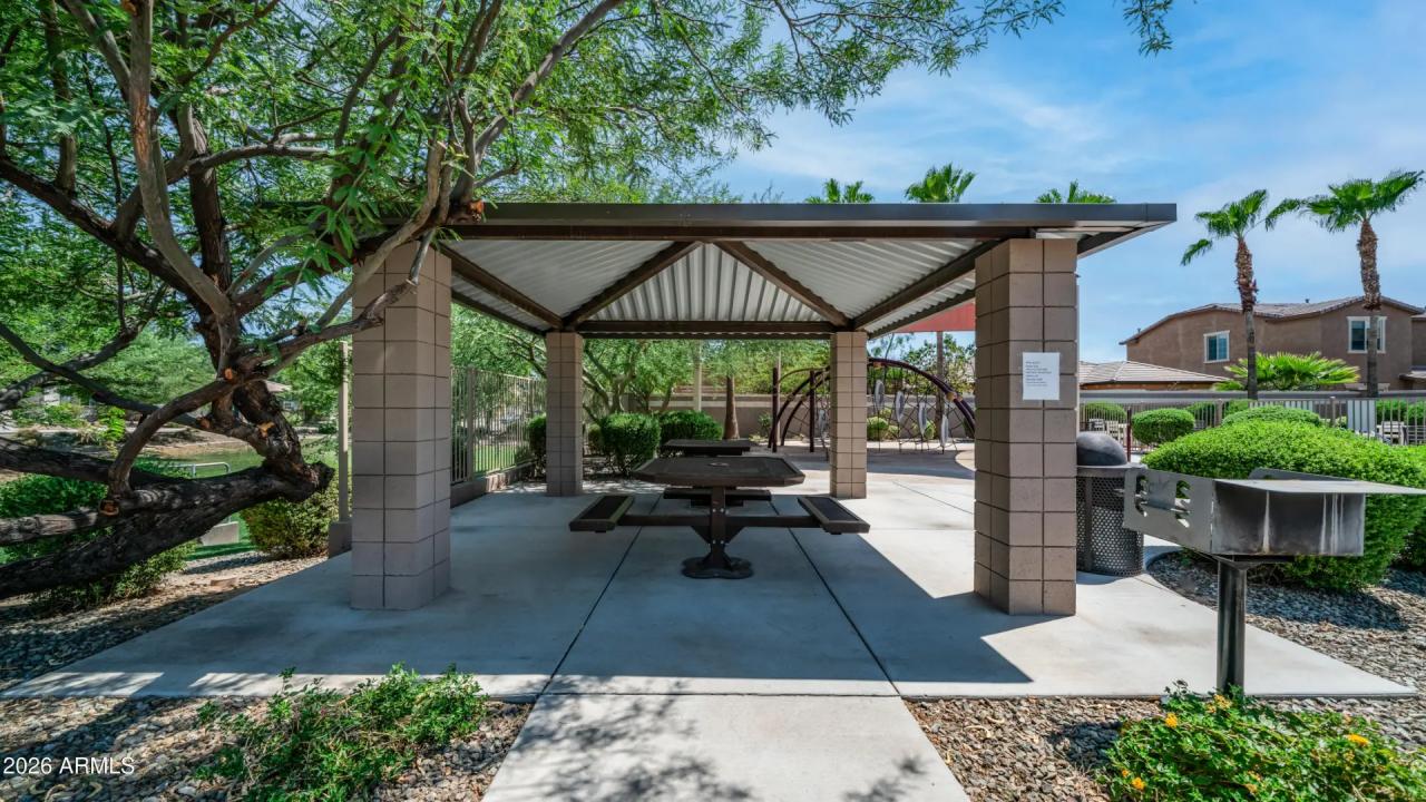 Real Estate Picture 43