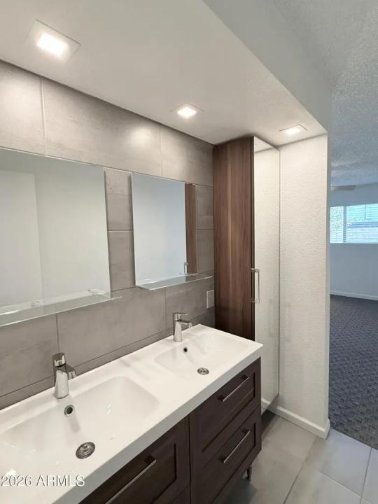 Real Estate Picture 26