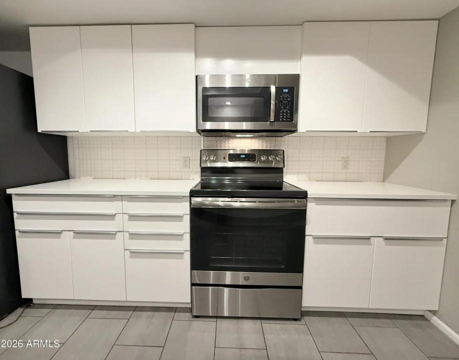 Real Estate Picture 16