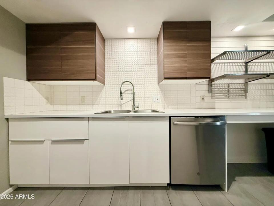 Real Estate Picture 17