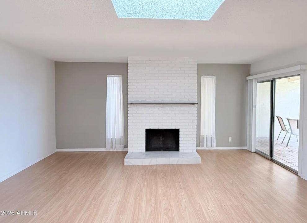 Real Estate Picture 4
