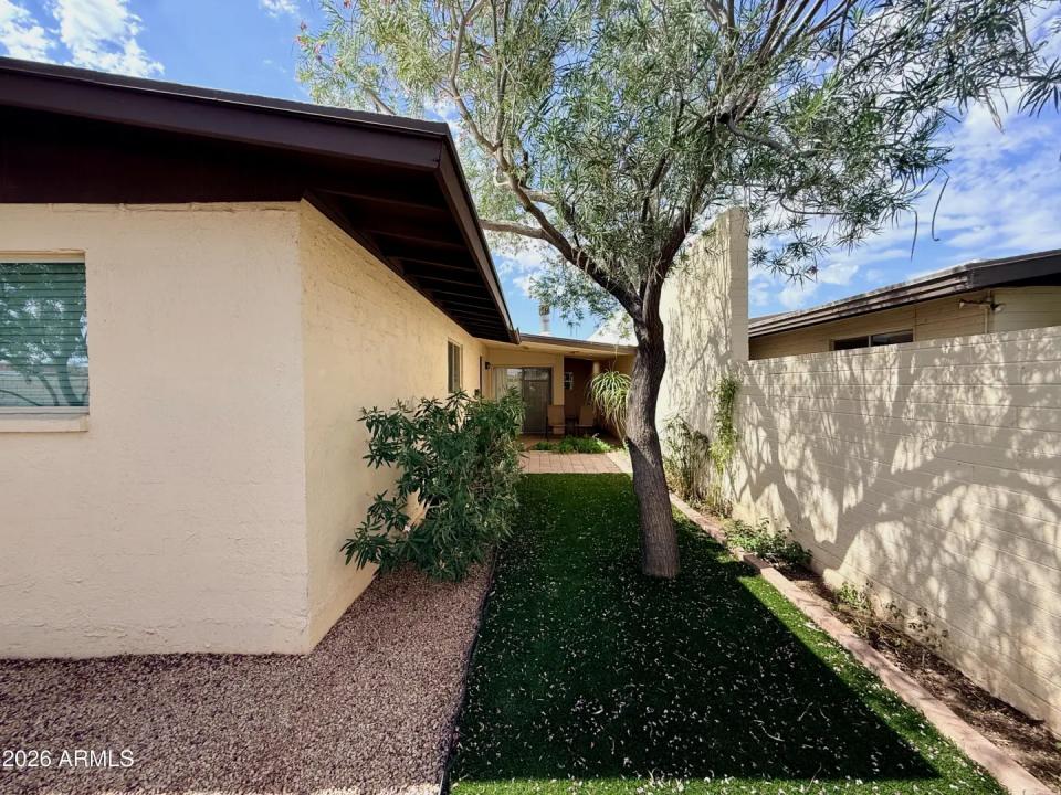 Real Estate Picture 19