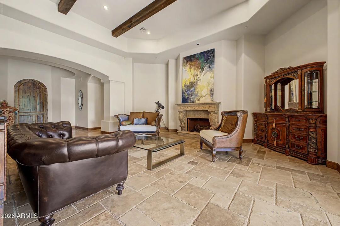 Real Estate Picture 4