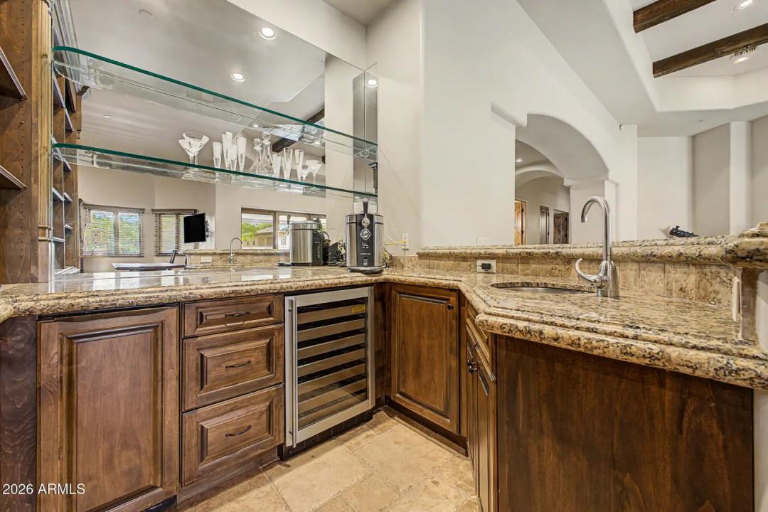 Real Estate Picture 9