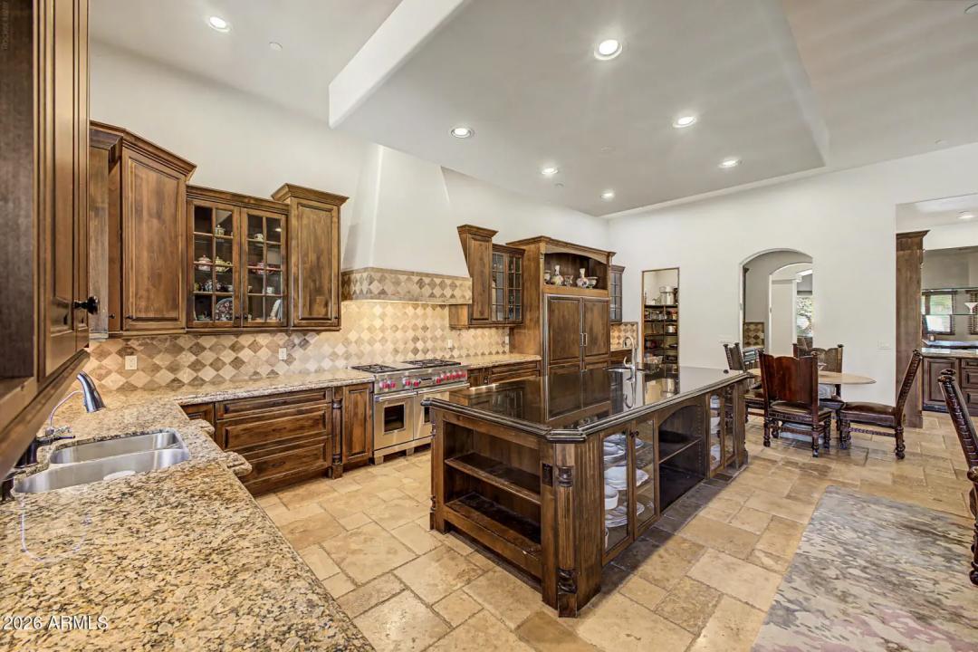 Real Estate Picture 6