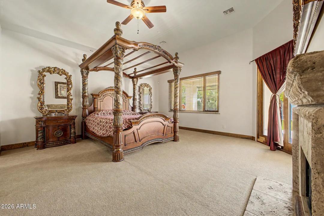 Real Estate Picture 11
