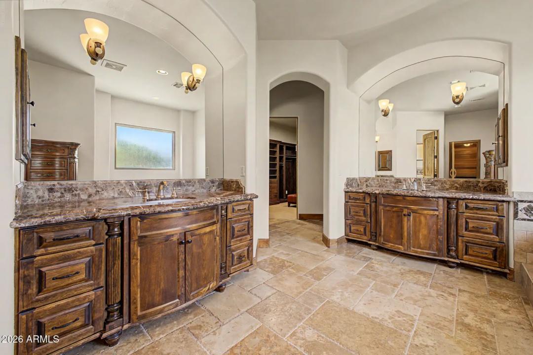 Real Estate Picture 12