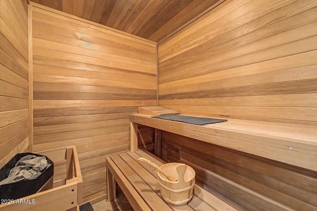 Real Estate Picture 14