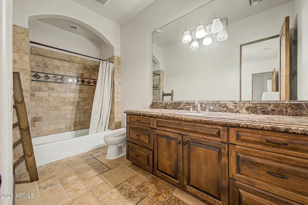 Real Estate Picture 22