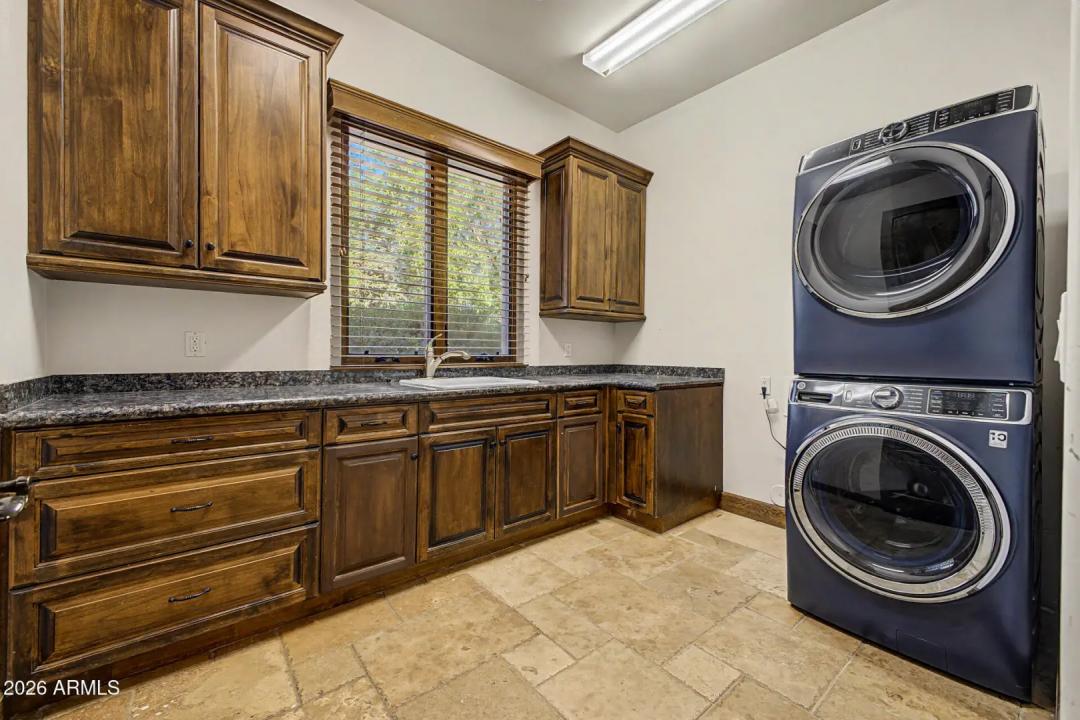 Real Estate Picture 23