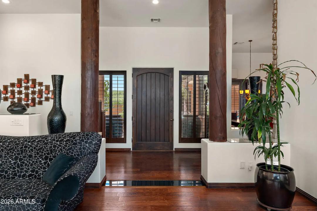 Real Estate Picture 8