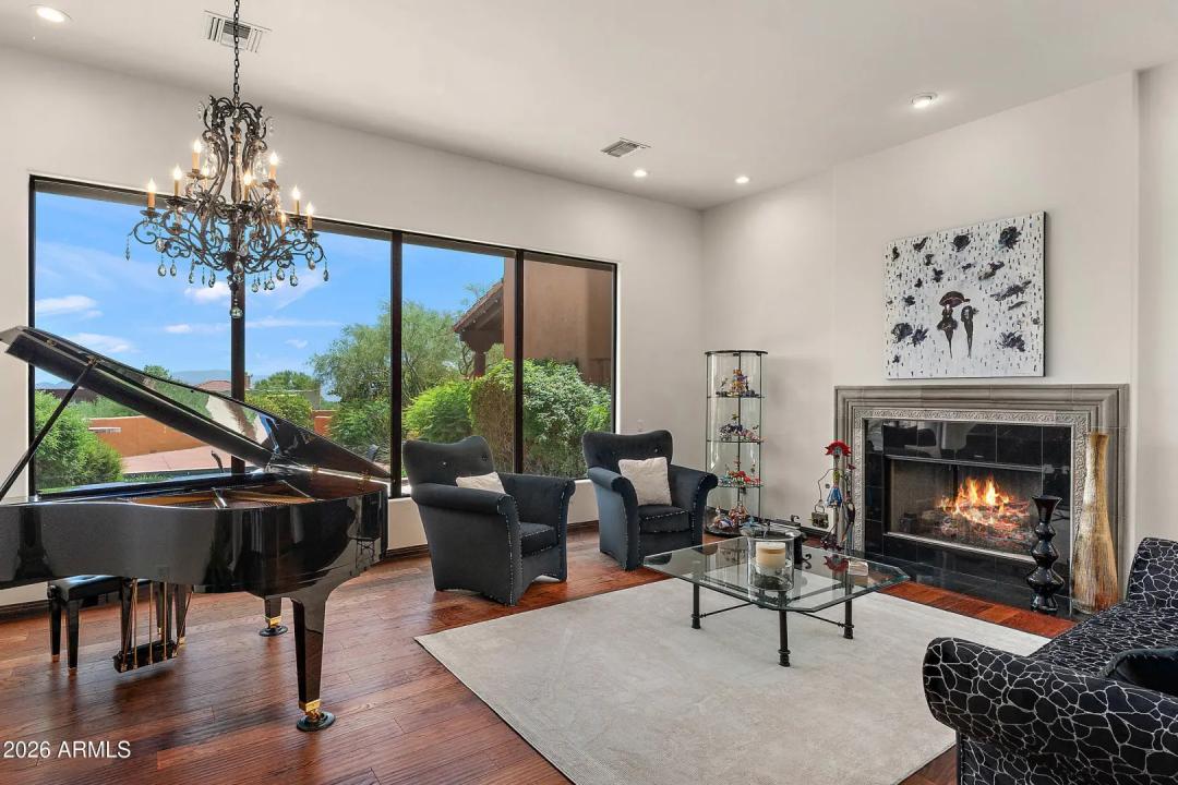 Real Estate Picture 9