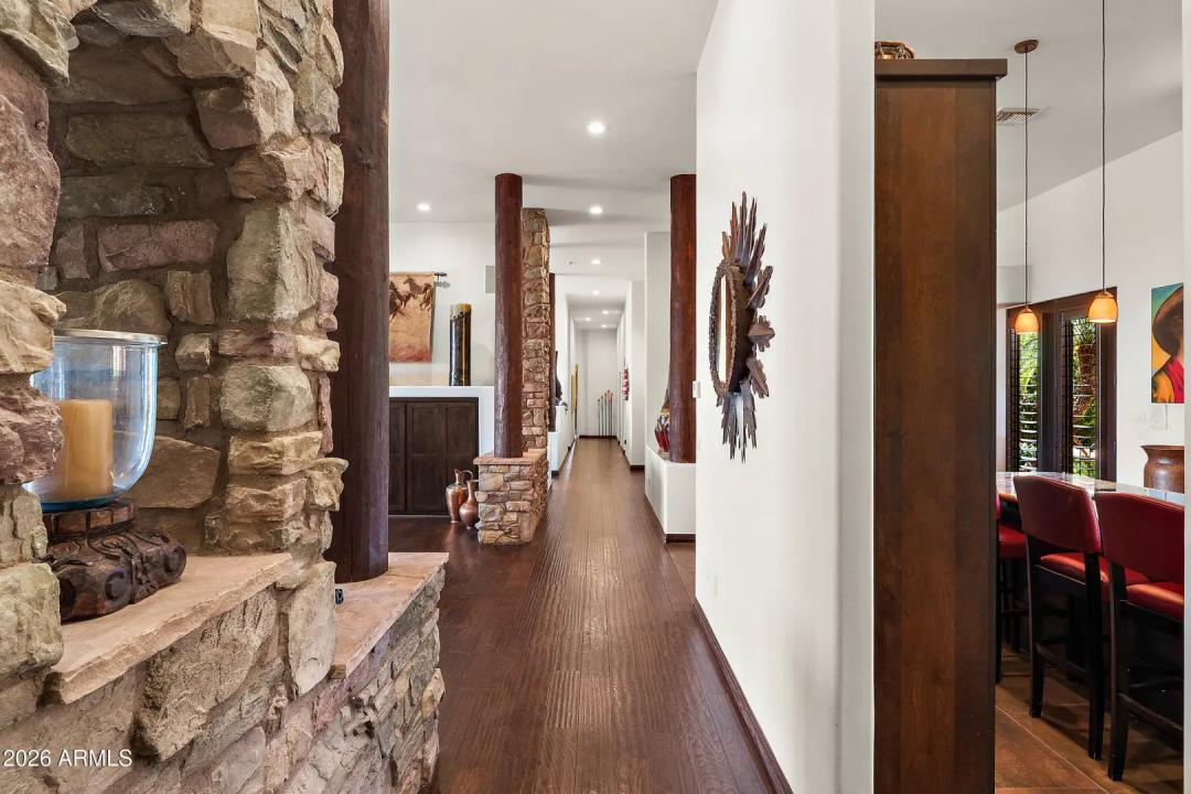 Real Estate Picture 11