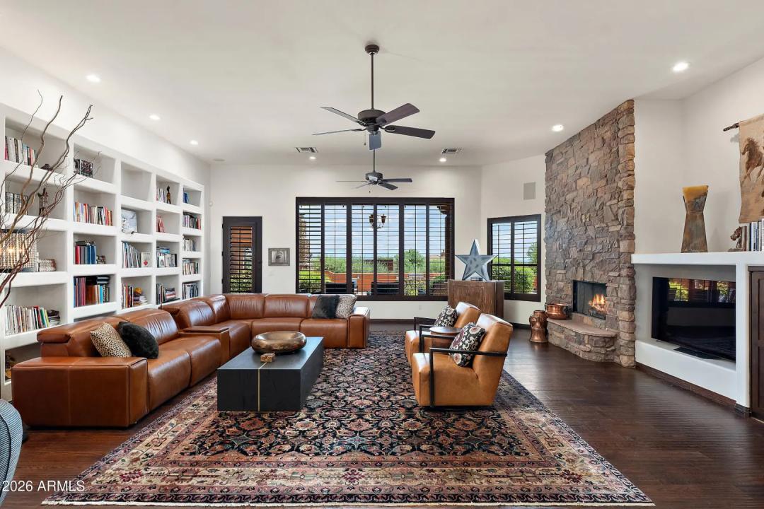 Real Estate Picture 3