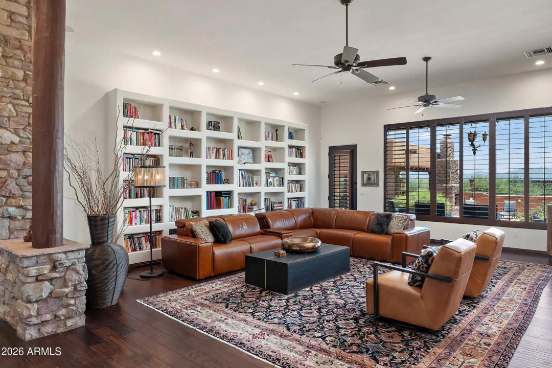 Real Estate Picture 13