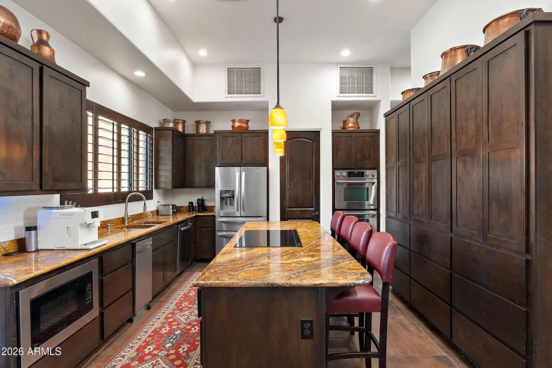 Real Estate Picture 17
