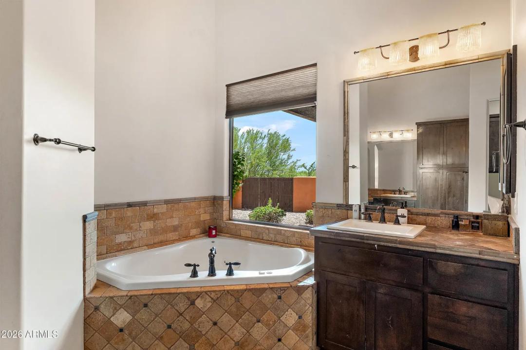 Real Estate Picture 24