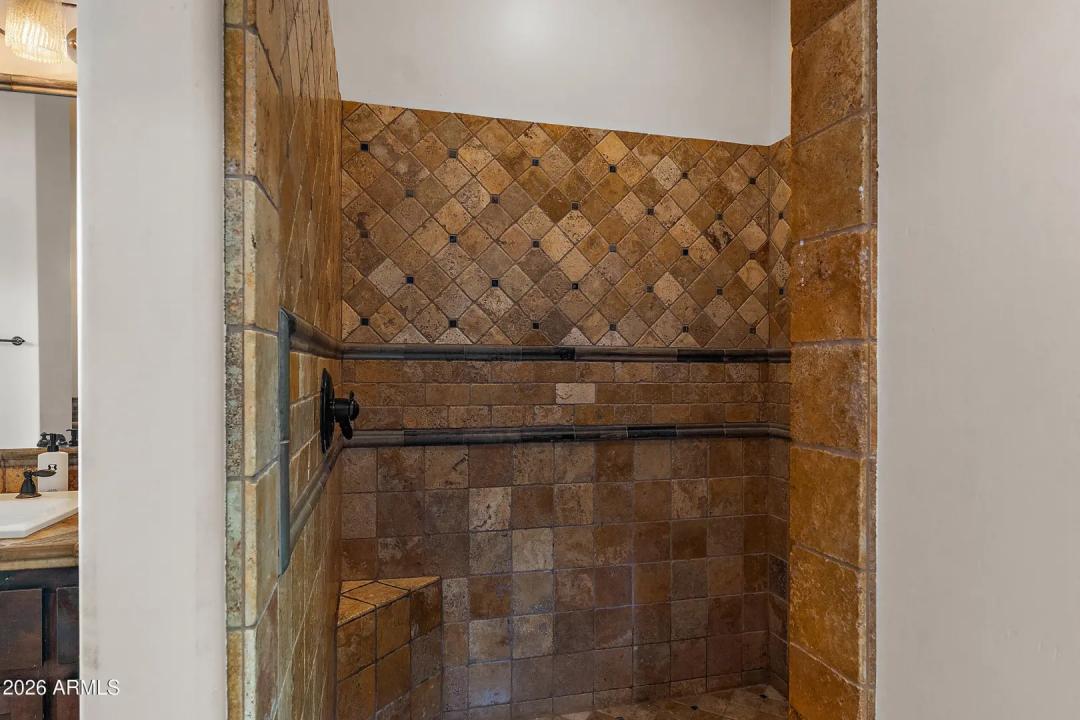 Real Estate Picture 25