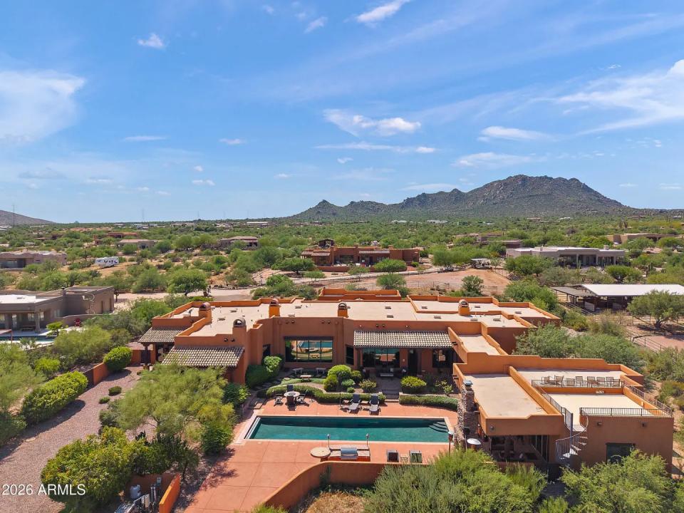 Real Estate Picture 4