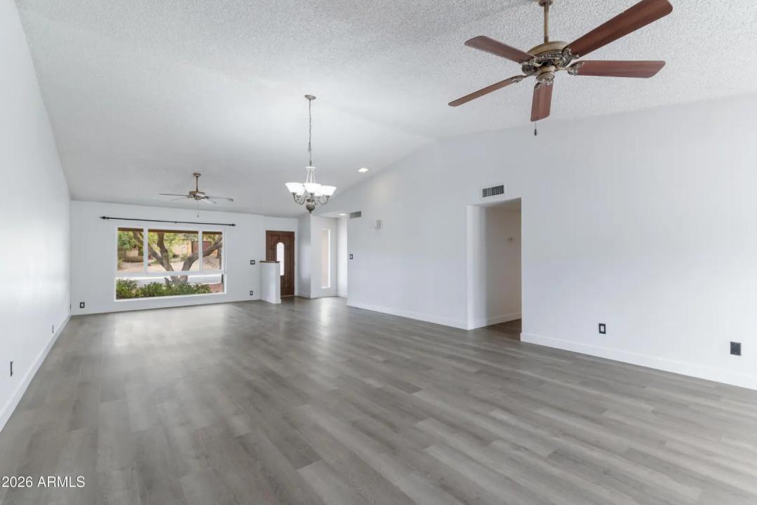 Real Estate Picture 16
