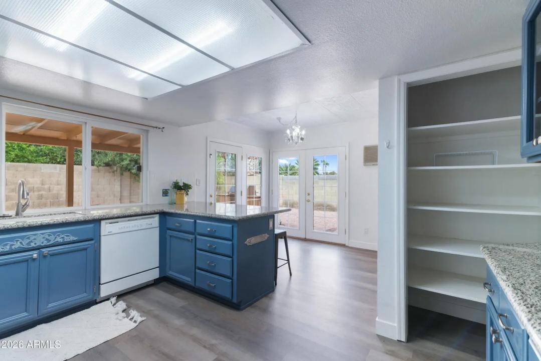 Real Estate Picture 17