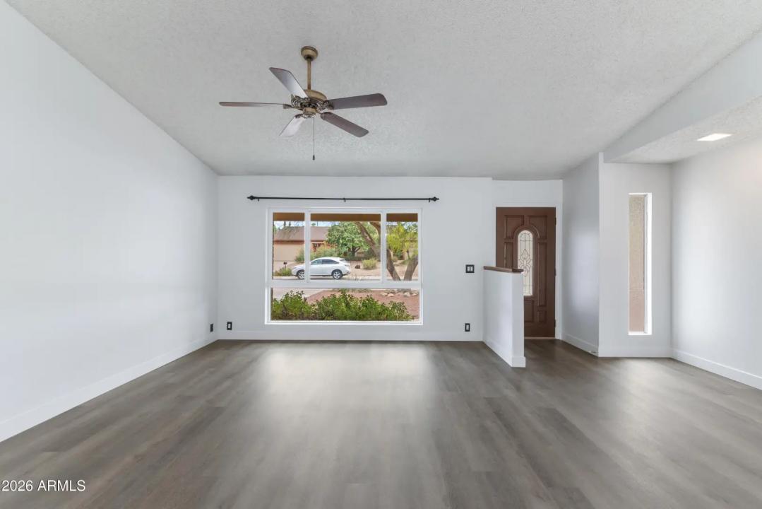 Real Estate Picture 14