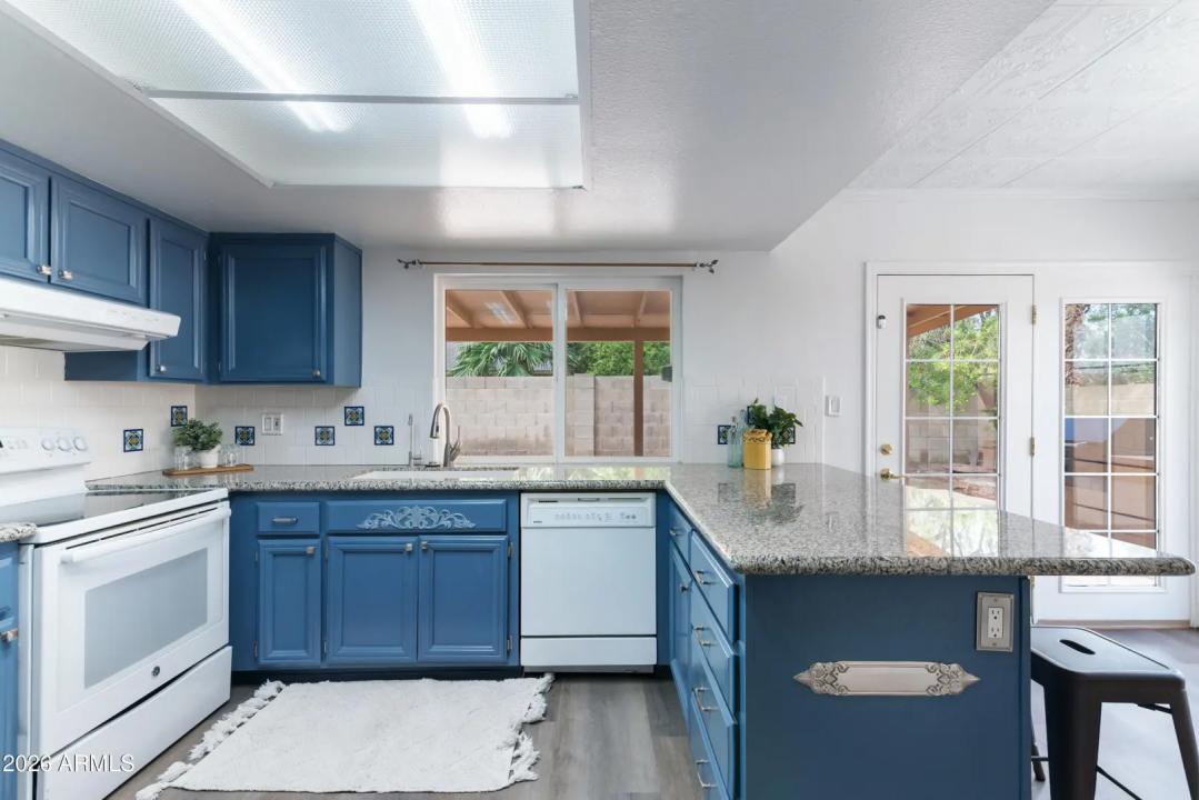 Real Estate Picture 18