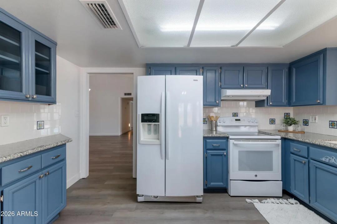 Real Estate Picture 19