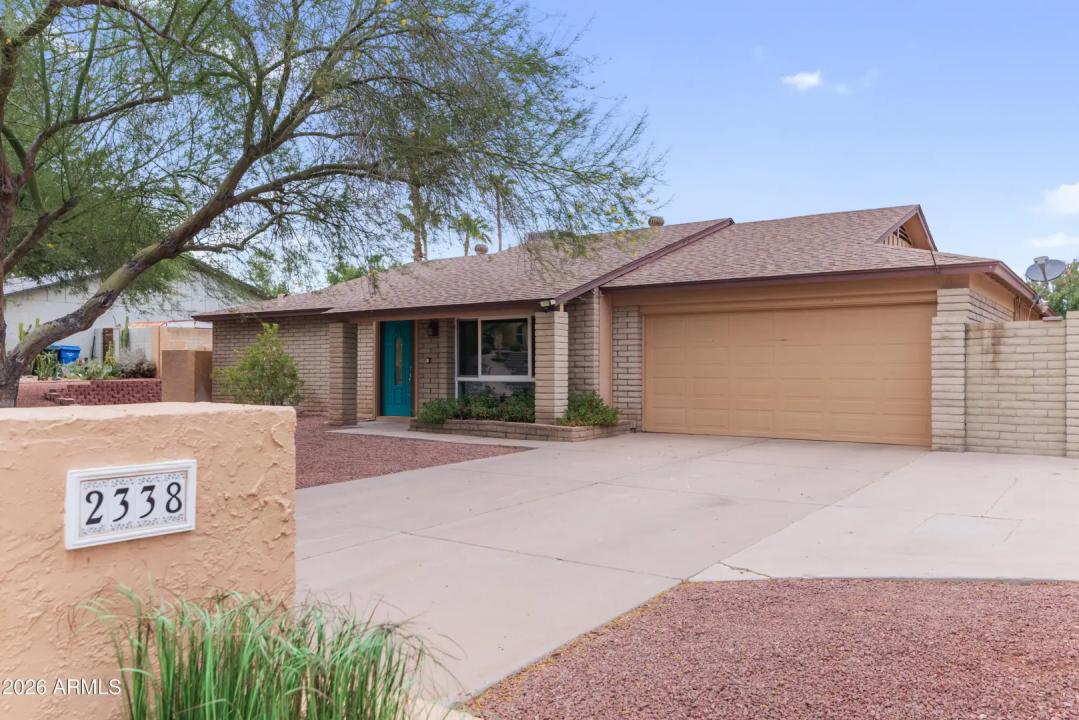 Real Estate Picture 3