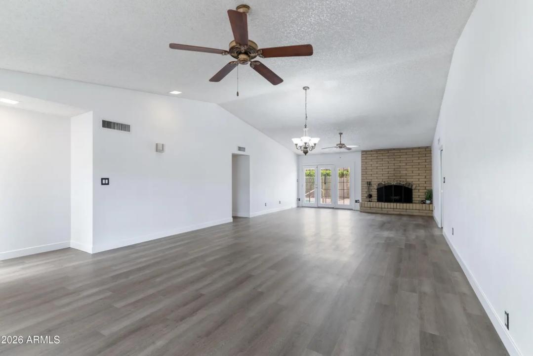 Real Estate Picture 10