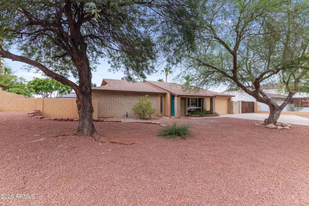 Real Estate Picture 4