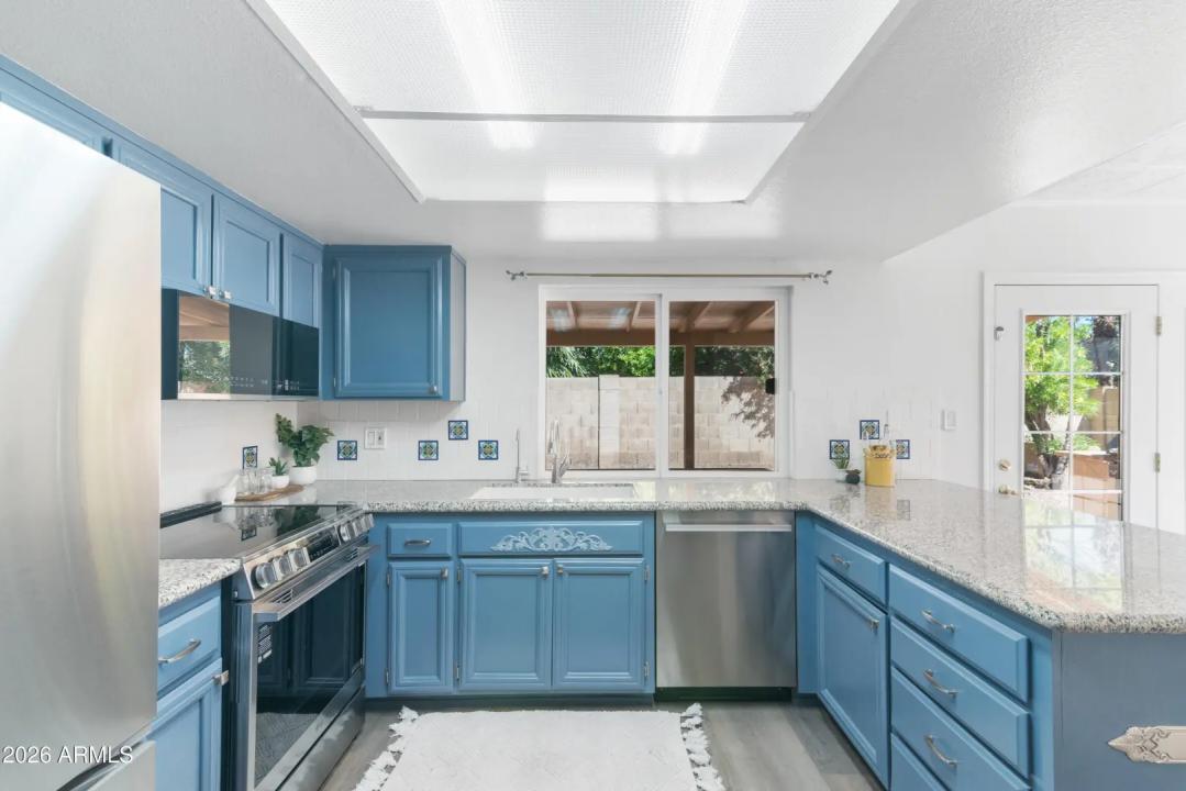 Real Estate Picture 18