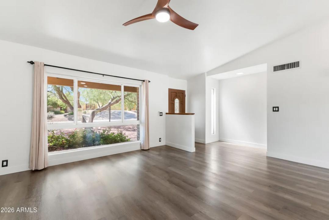 Real Estate Picture 10
