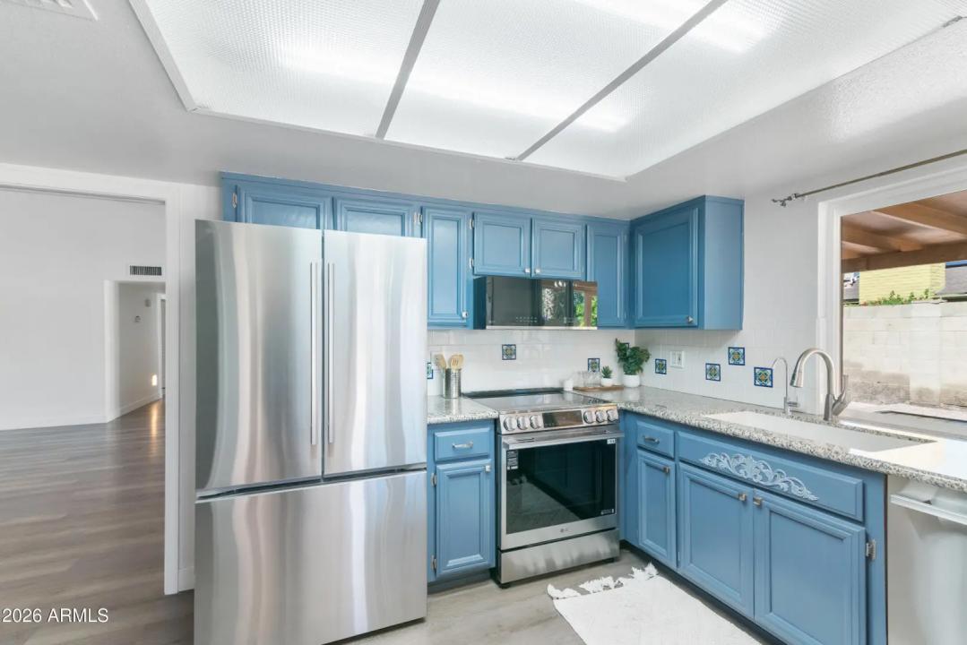 Real Estate Picture 15