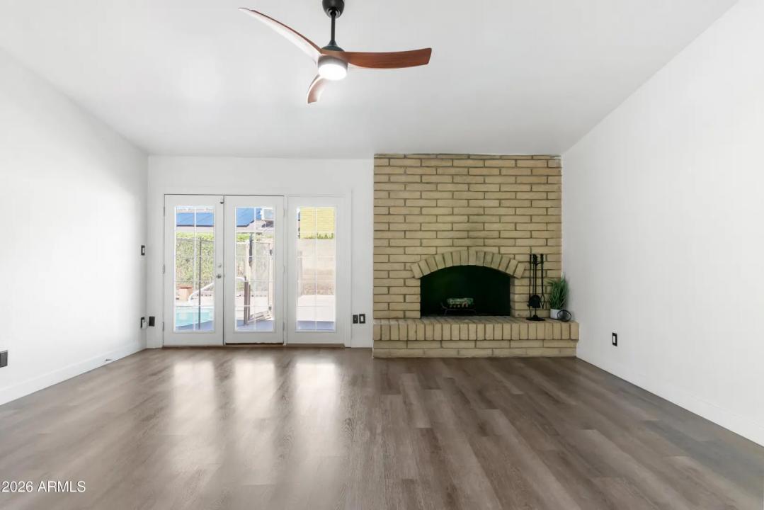 Real Estate Picture 13