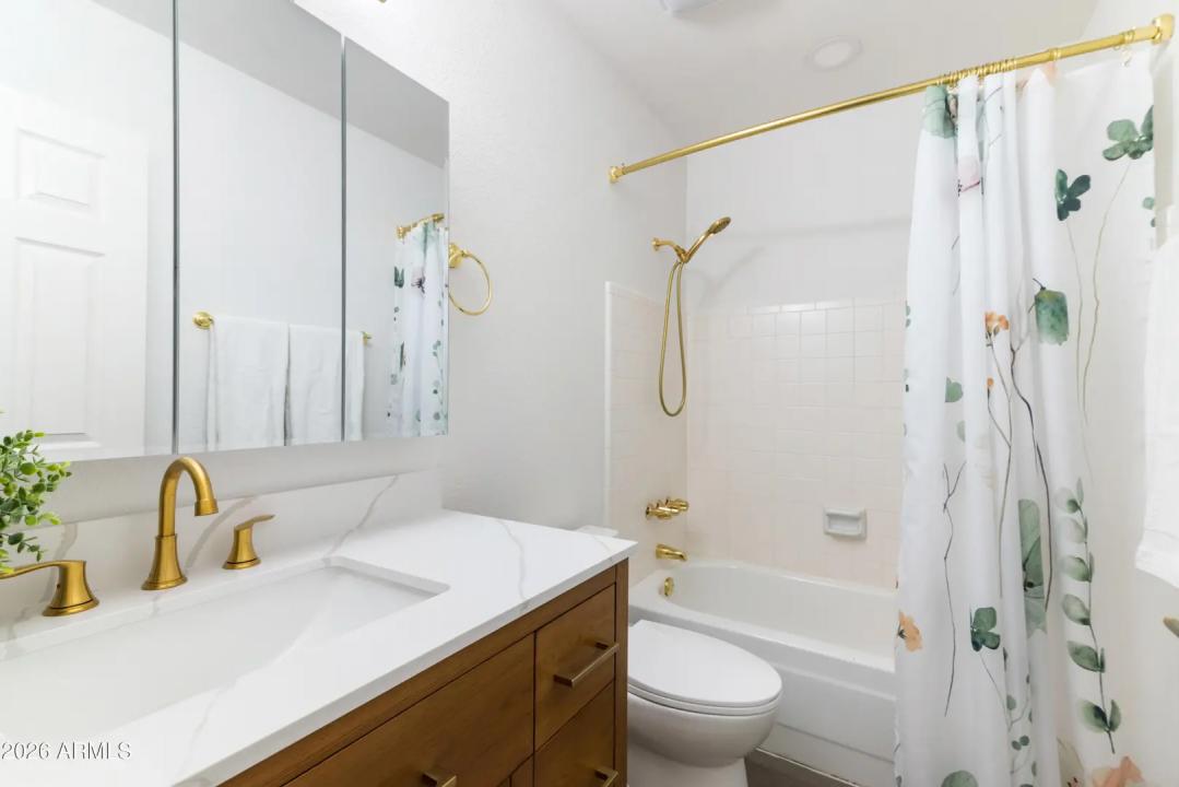 Real Estate Picture 25