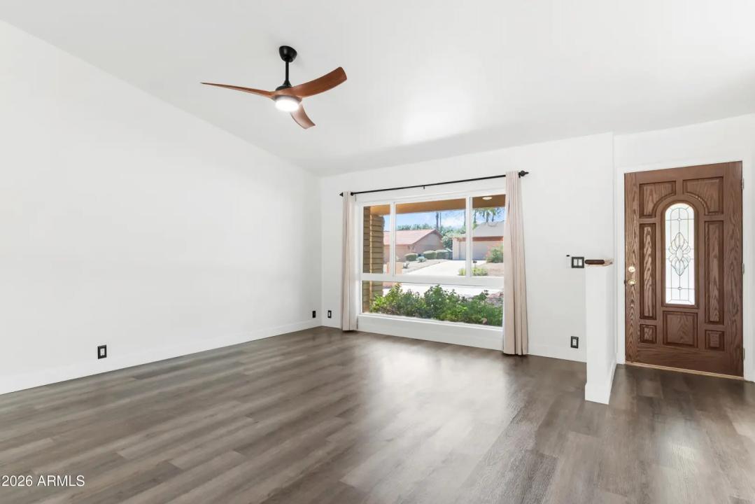 Real Estate Picture 8