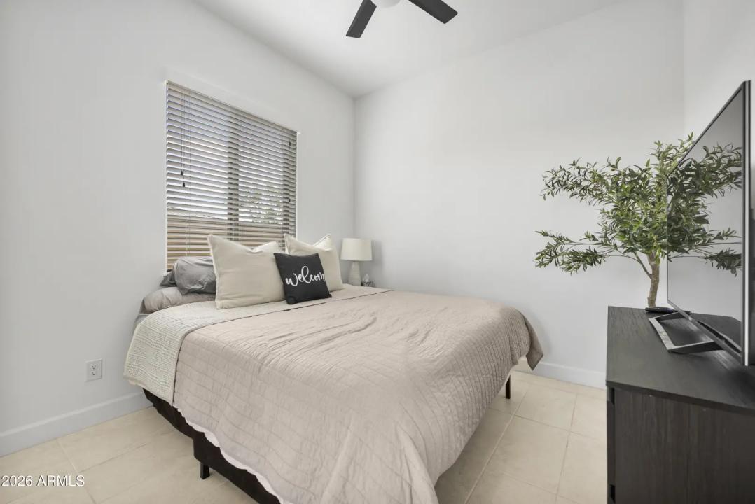 Real Estate Picture 8