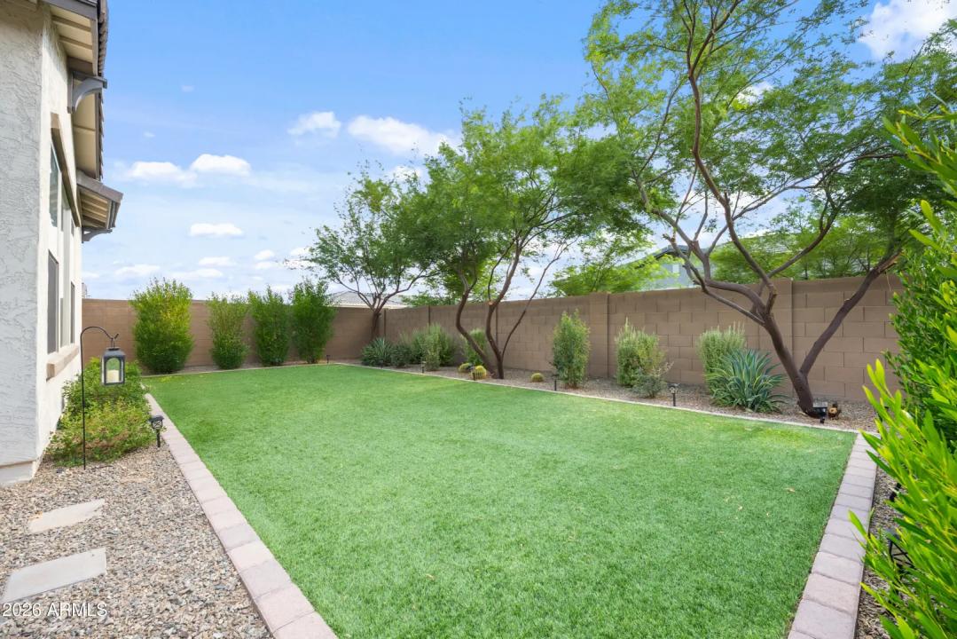 Real Estate Picture 17