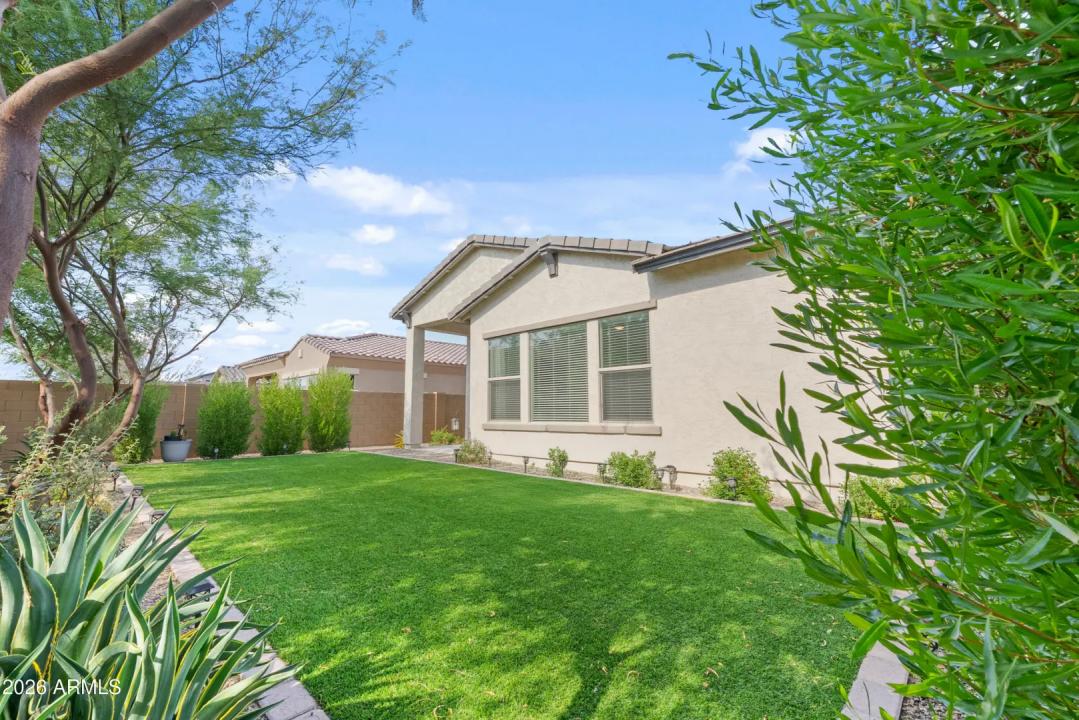 Real Estate Picture 18