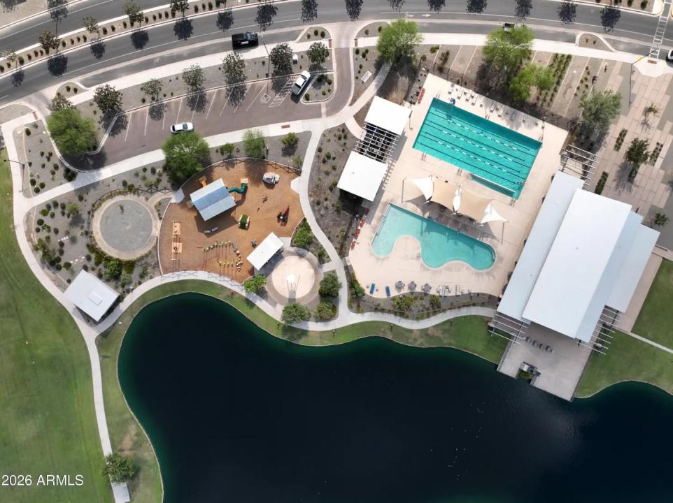 Real Estate Picture 20