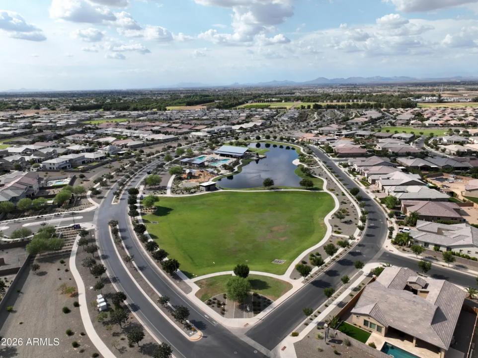 Real Estate Picture 21