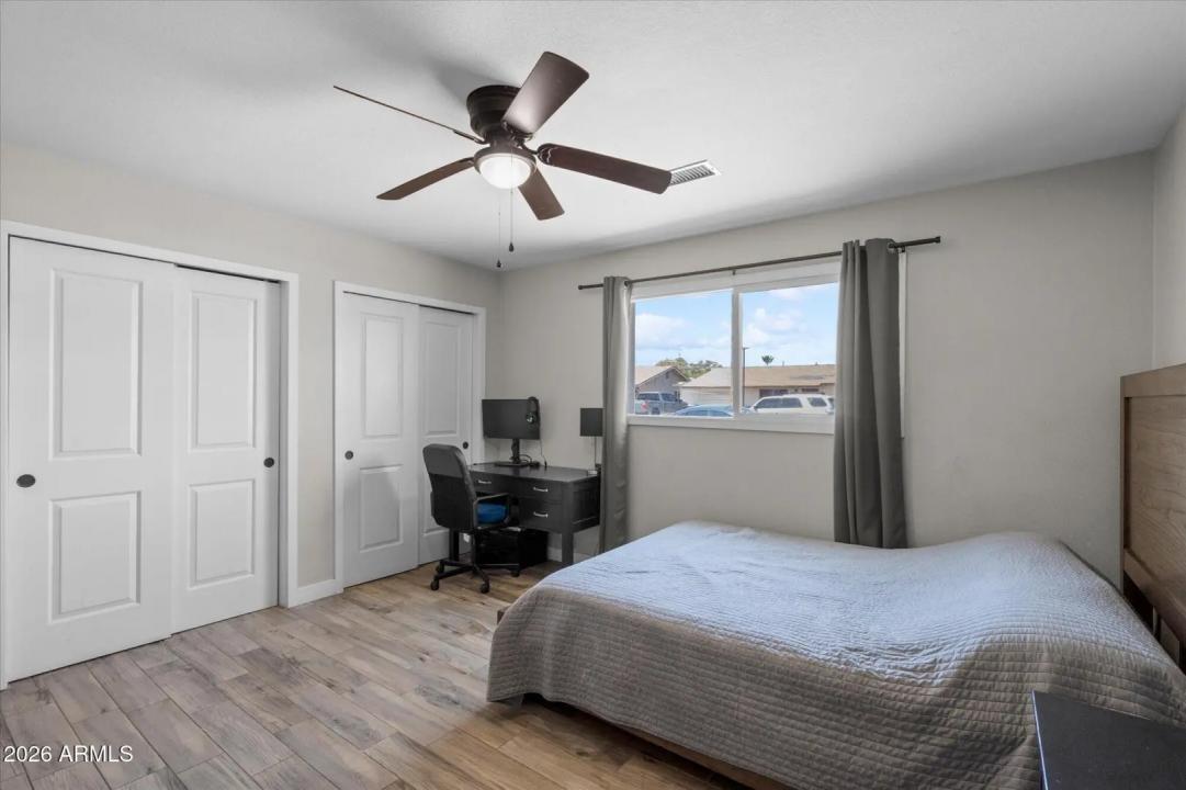 Real Estate Picture 14
