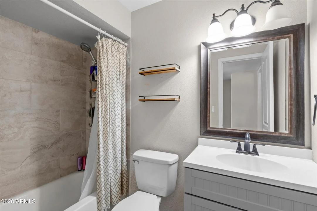 Real Estate Picture 18