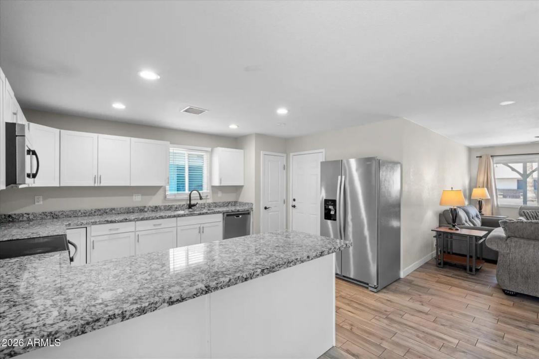 Real Estate Picture 12