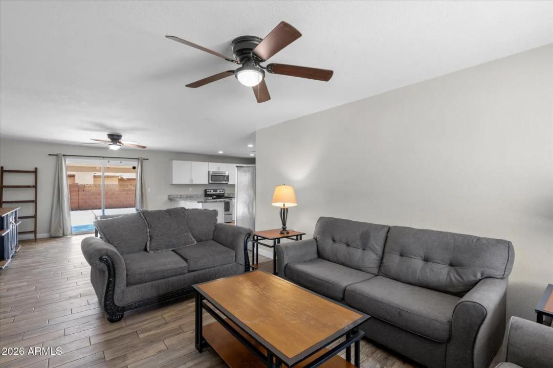 Real Estate Picture 5