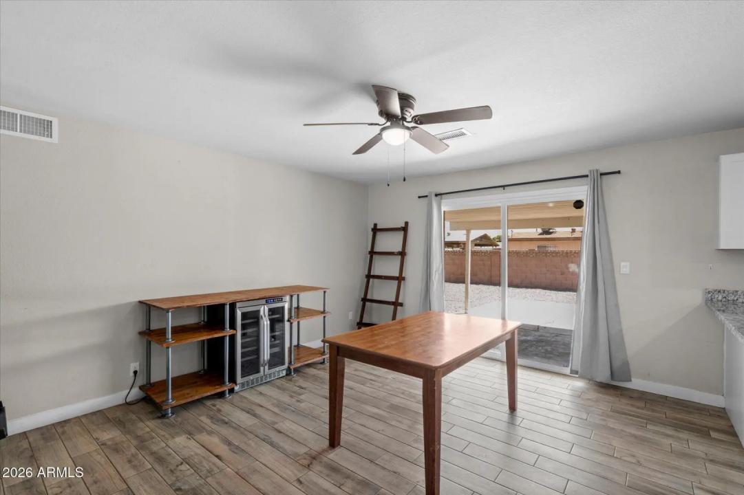 Real Estate Picture 8