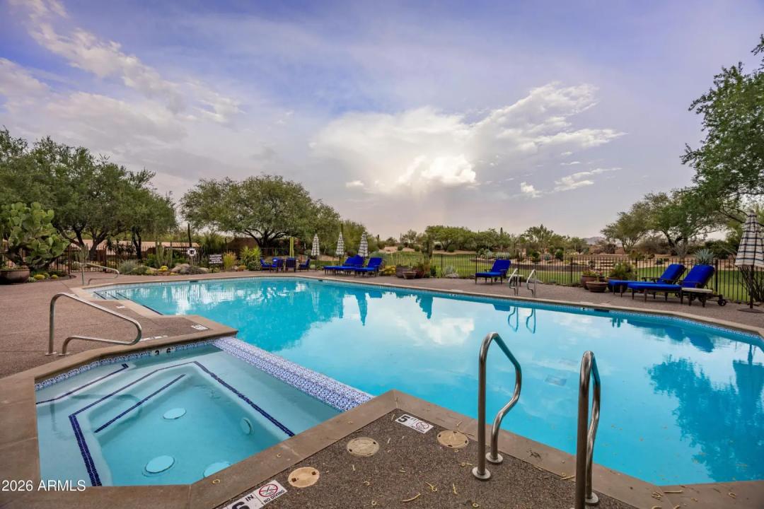 Real Estate Picture 11