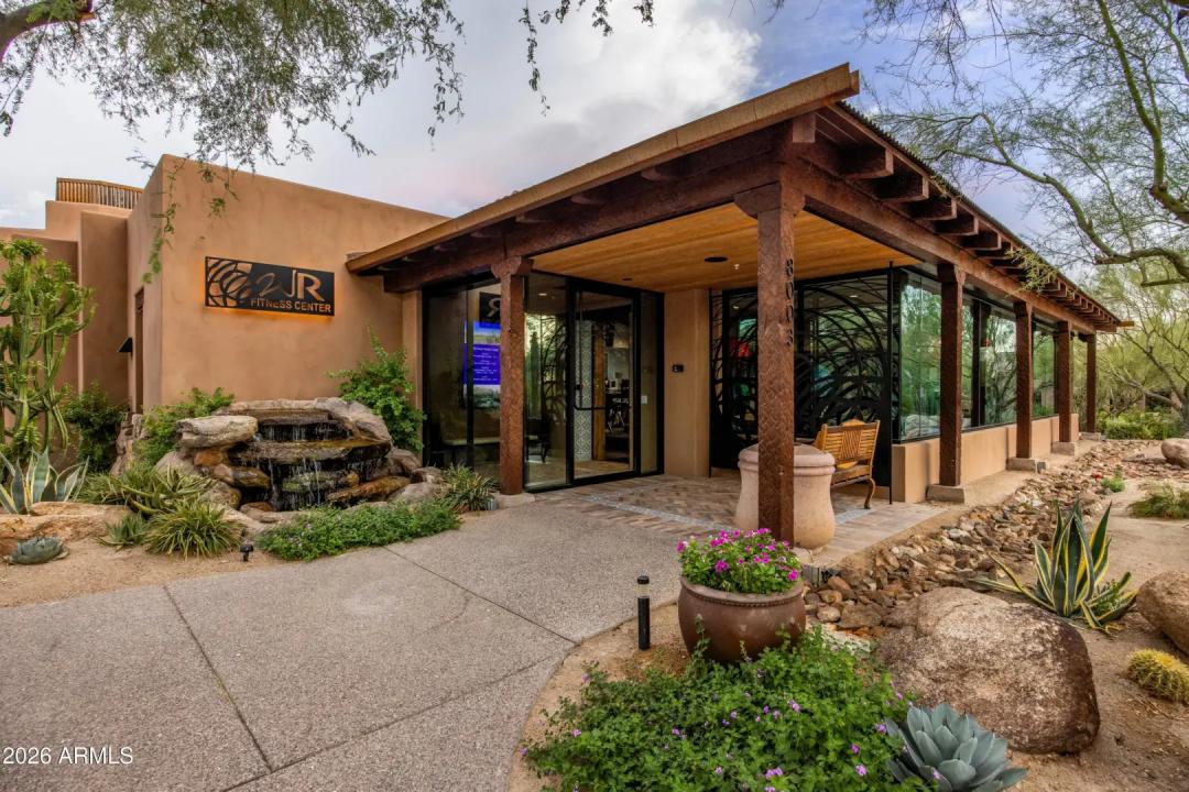 Real Estate Picture 10